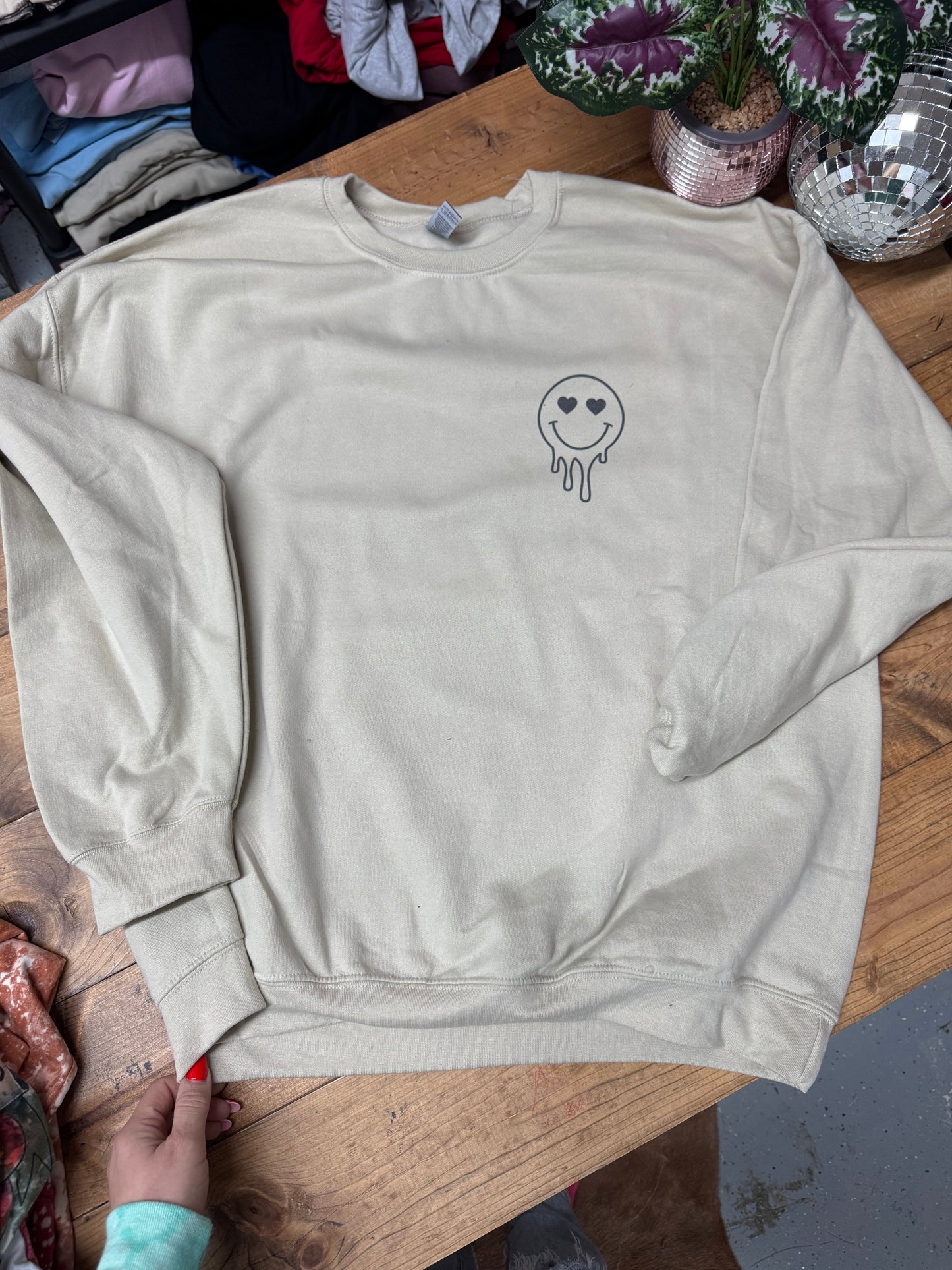 Size 2XL sand I love hot dads crewneck* small imperfection*