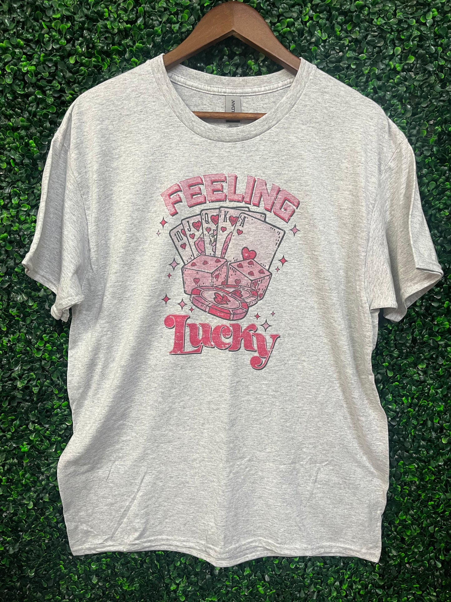 SIZE LARGE FEELIN LUCKY TEE