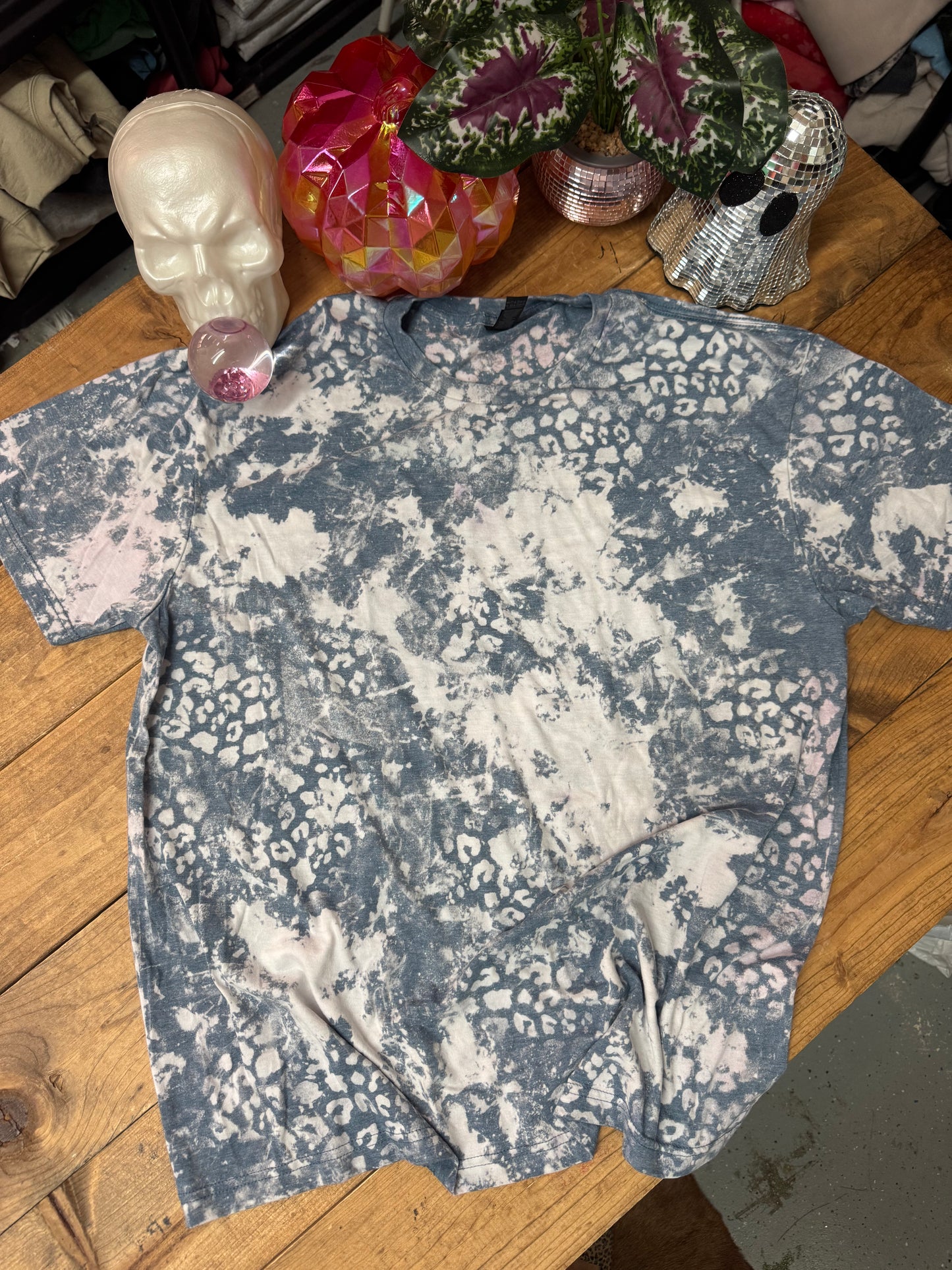 Acid leopard bleached Tees