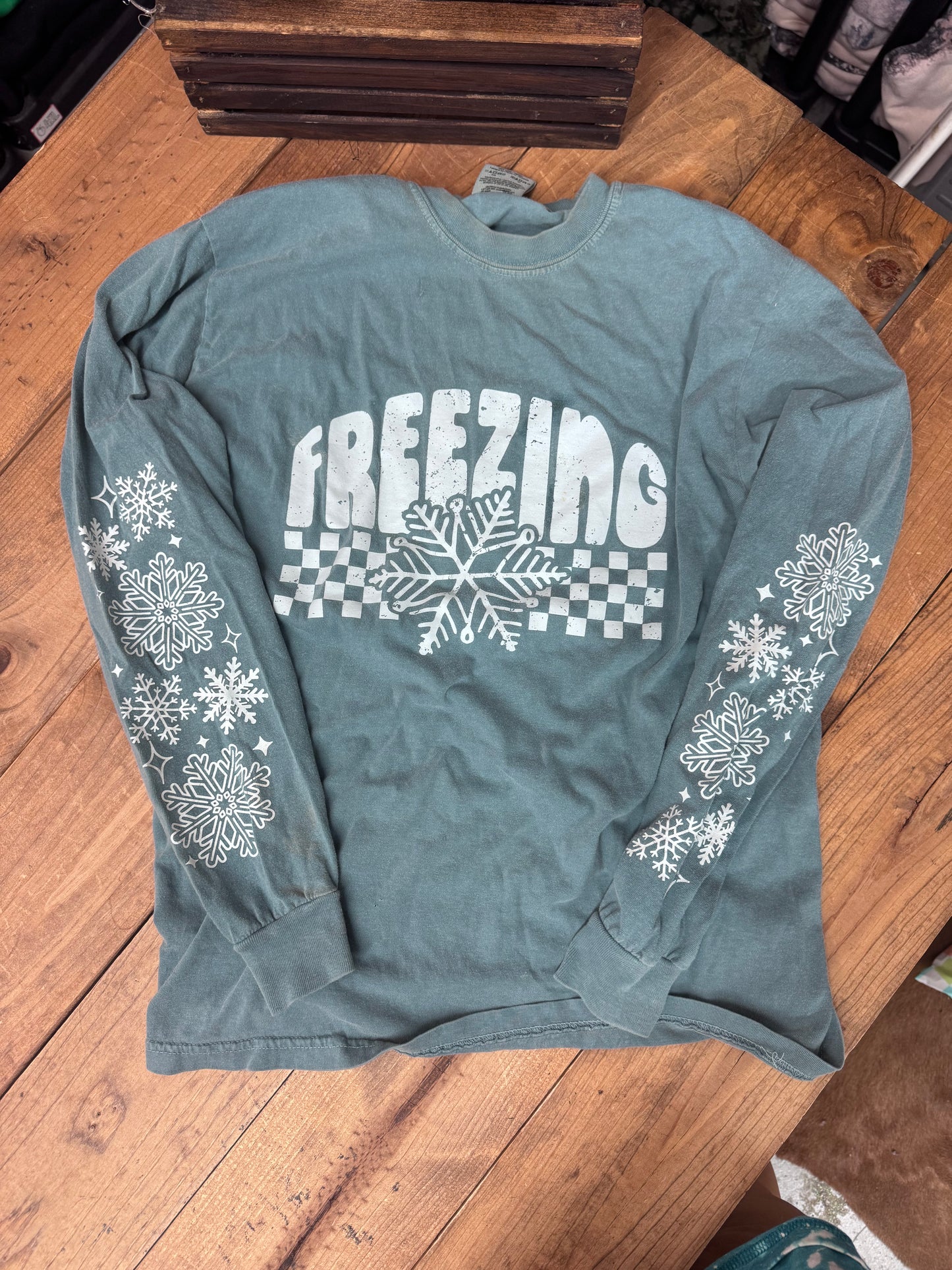 DESTASH size MEDIUM long sleeve comfort colors FREEZING tee