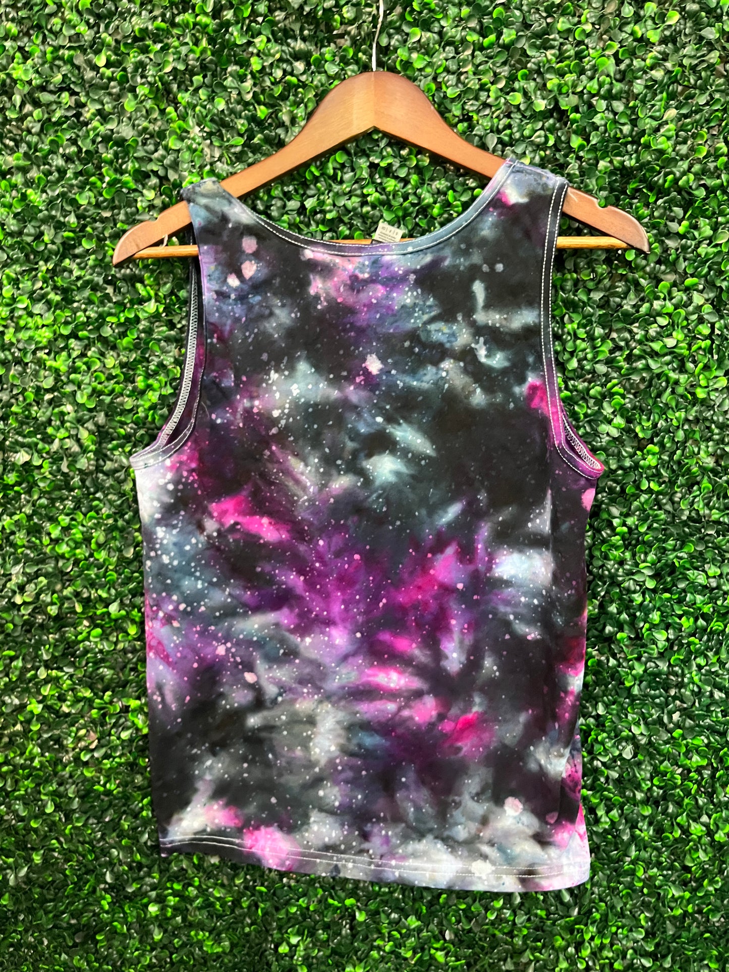 Size small galaxy dyed tank