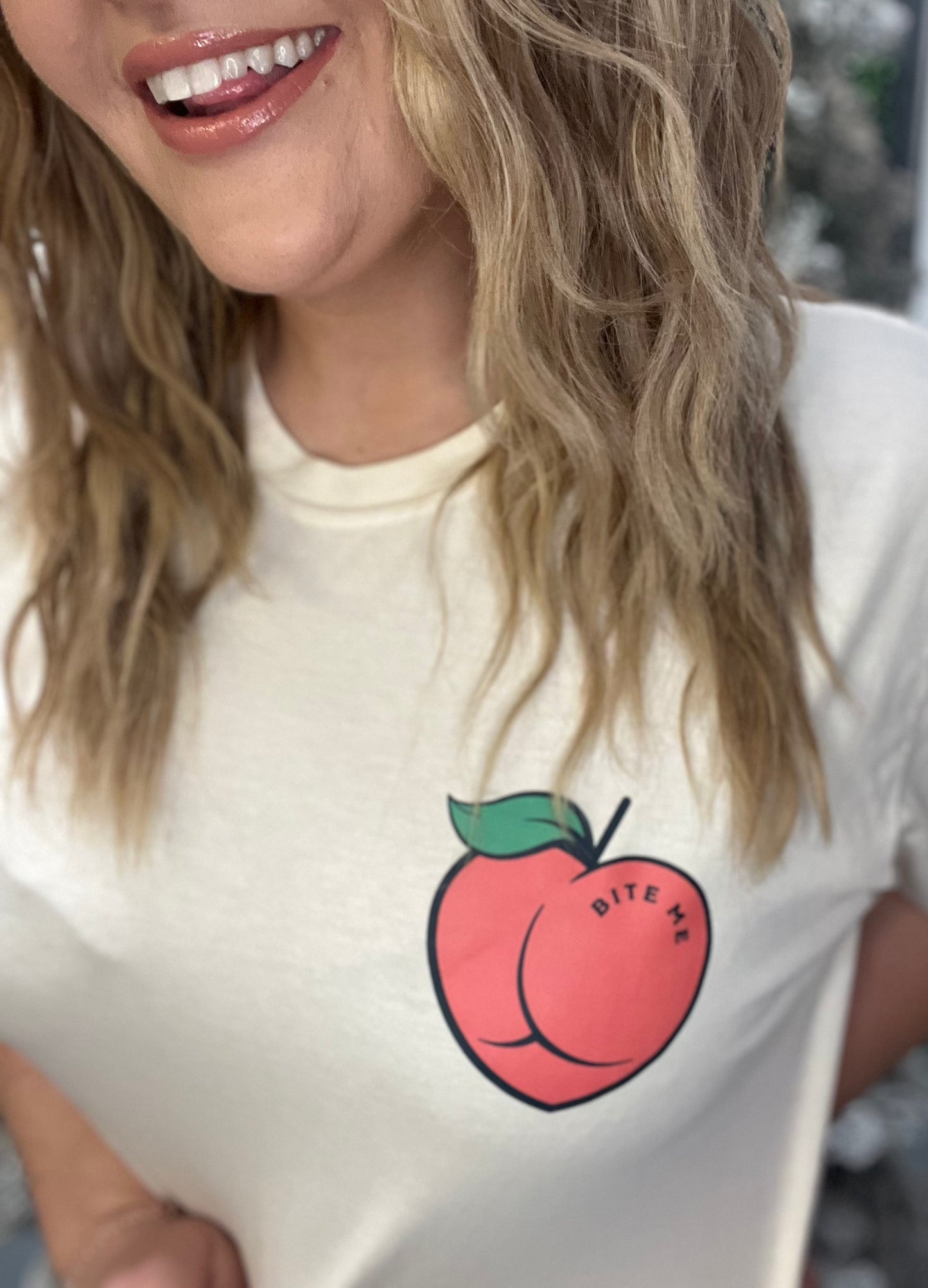 Bite me peach pocket design