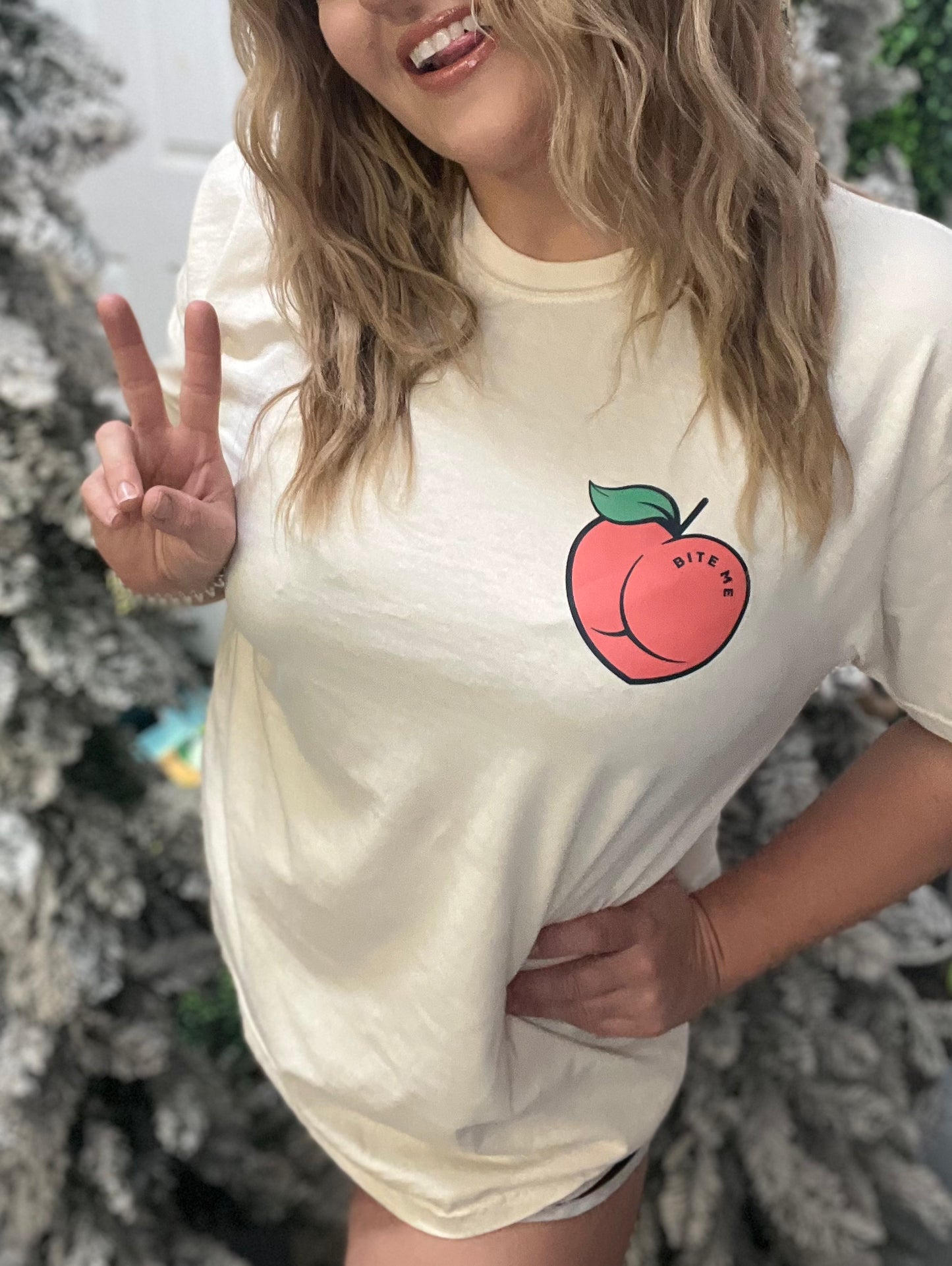 Bite me peach pocket design