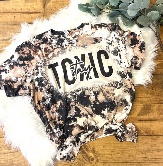 Stay toxic bleached tee