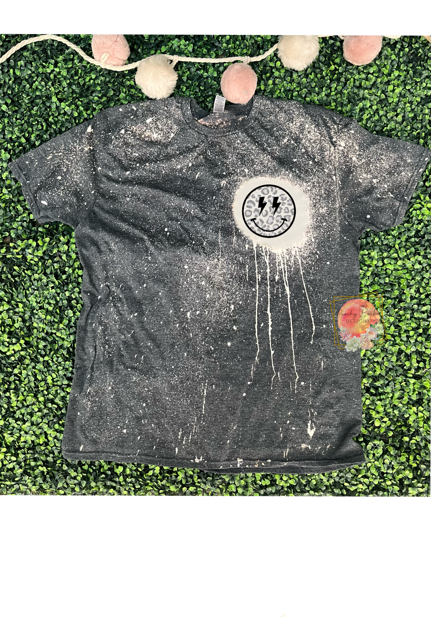 Lightning bolt smile face tee