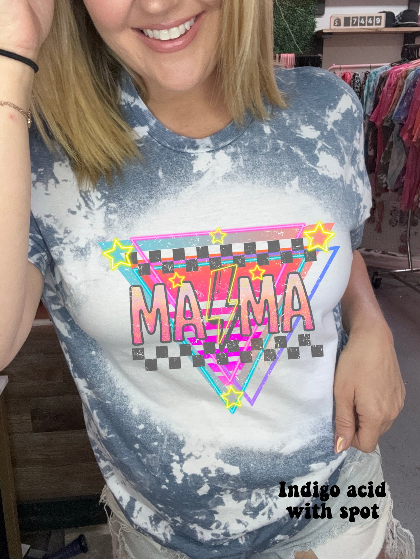 Retro neon MAMA