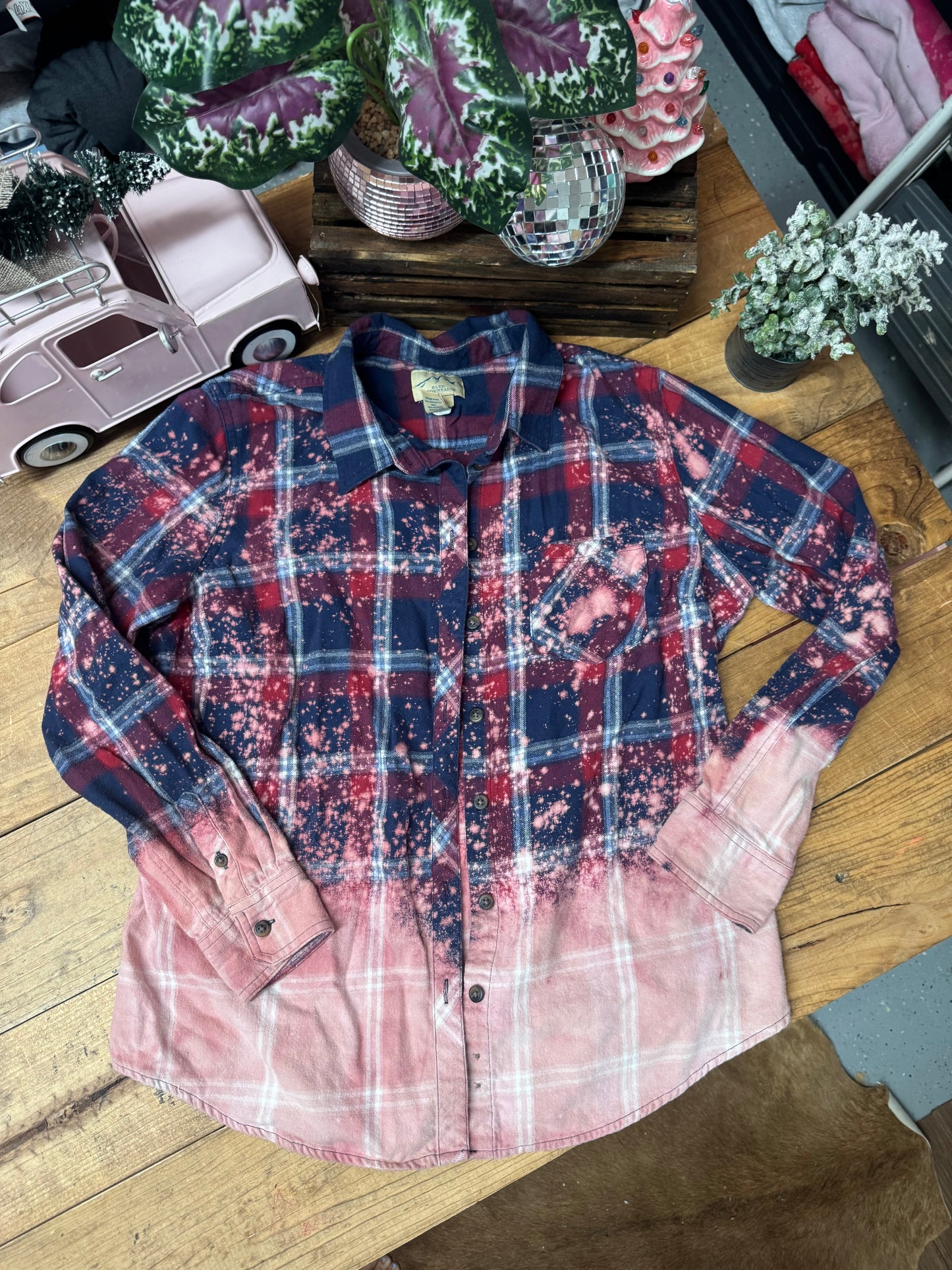 Size large red and navy blue bleached flannel