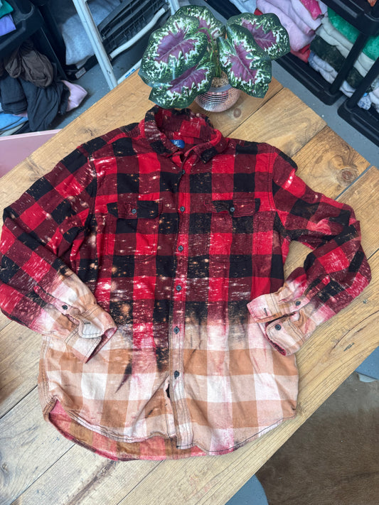 Size Large black and red checker flannel