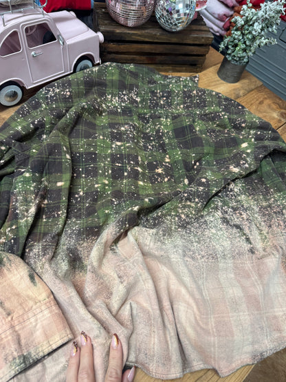 Size large green and dark navy bleached flannel