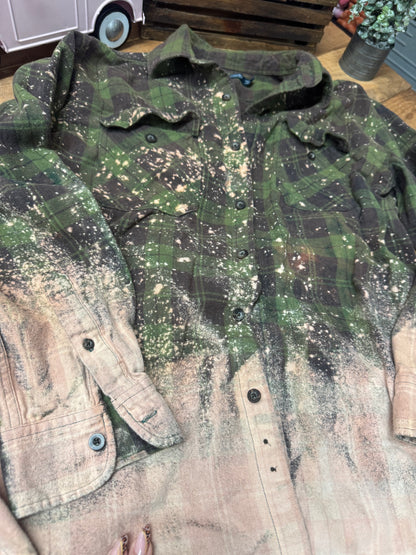Size large green and dark navy bleached flannel