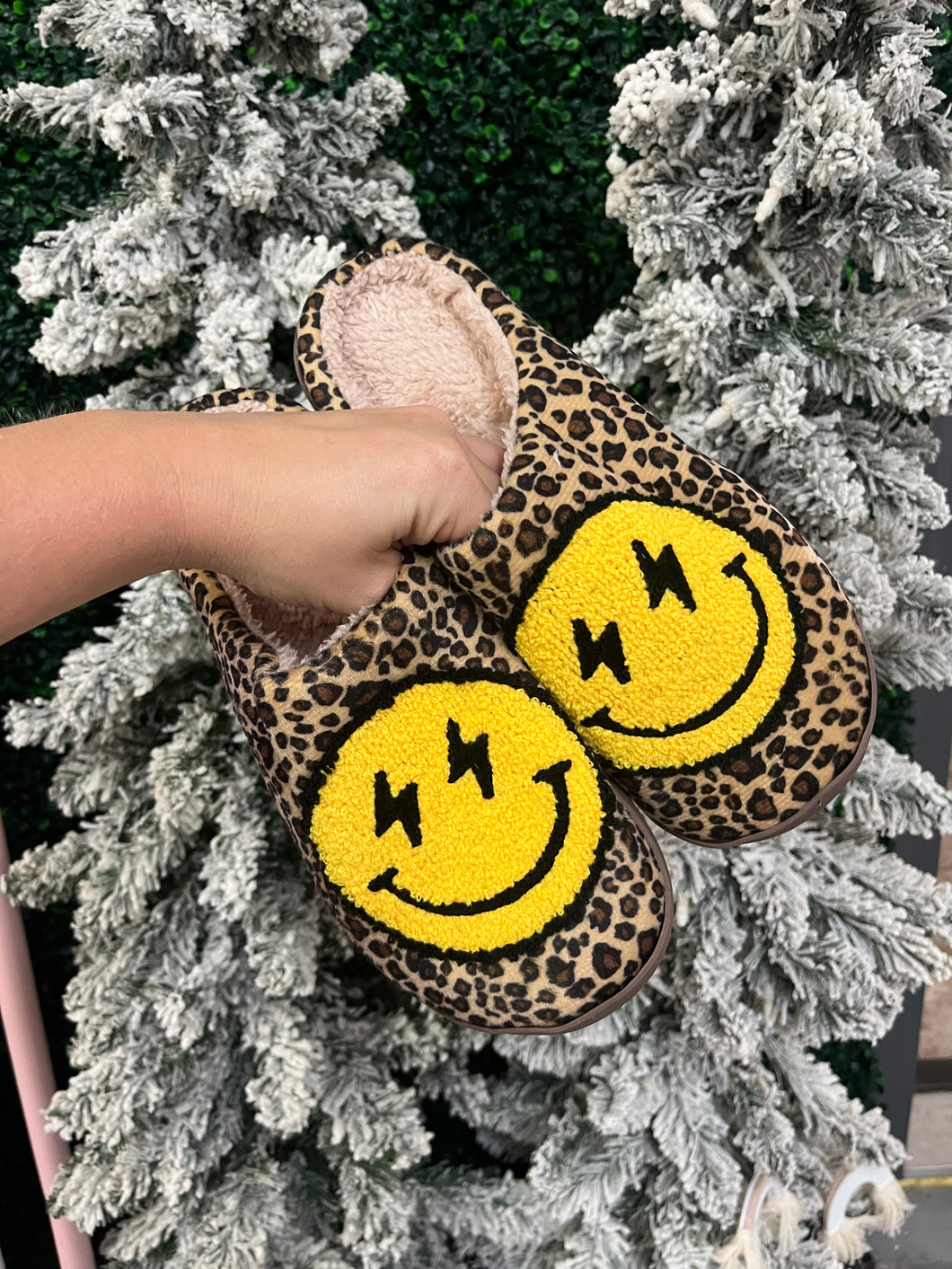 Leopard lightning smile slippers