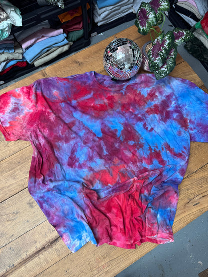 Size 4XL blue, red, purple dyed tee