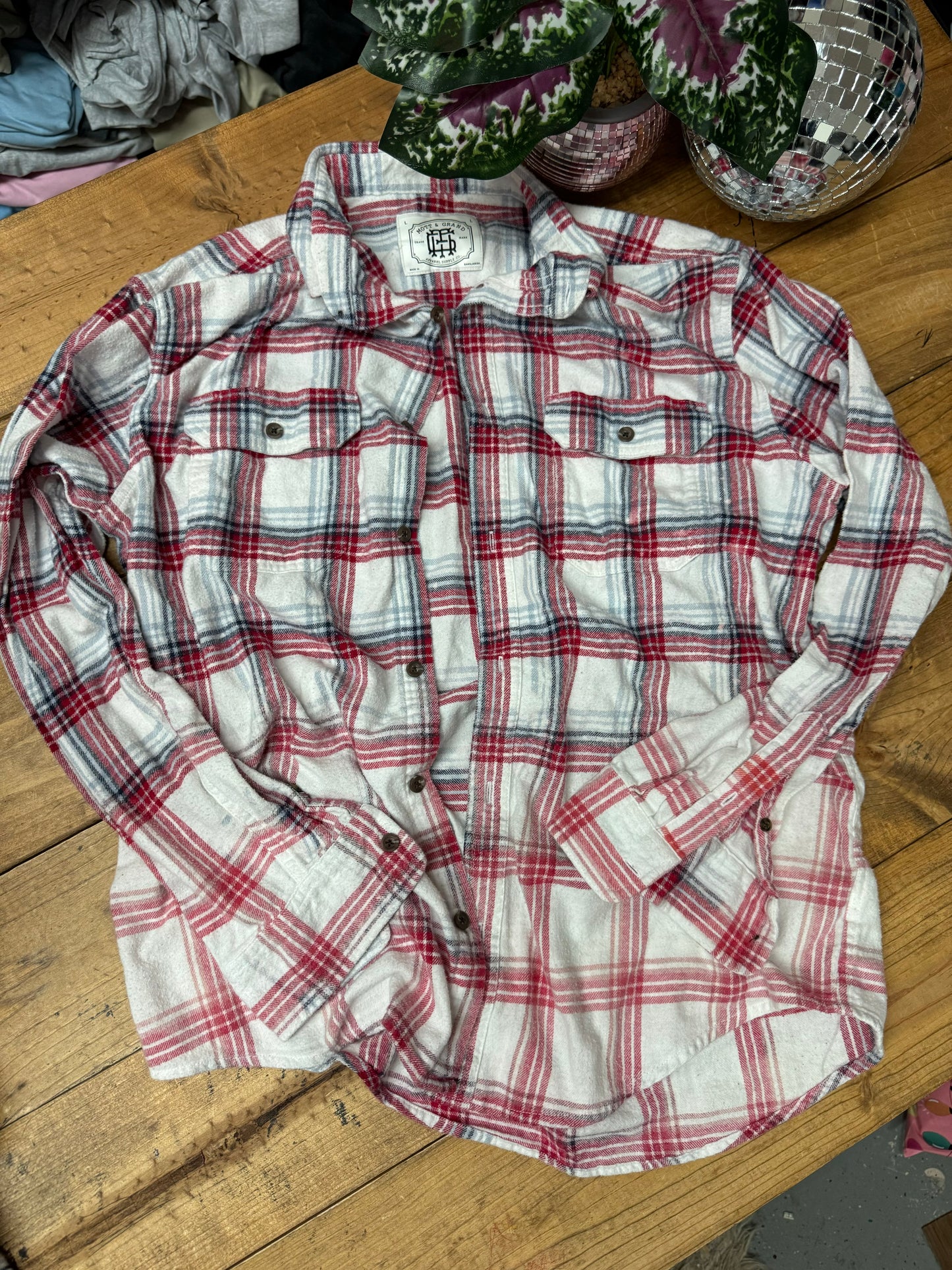 Mott and Grand size LARGE red white and blue bleached flannel