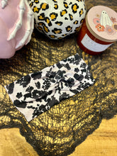 Load image into Gallery viewer, Cowhide headband
