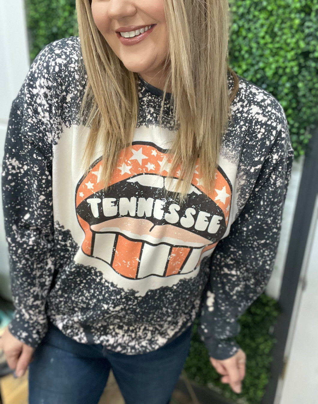 Tennessee lips bleached tee