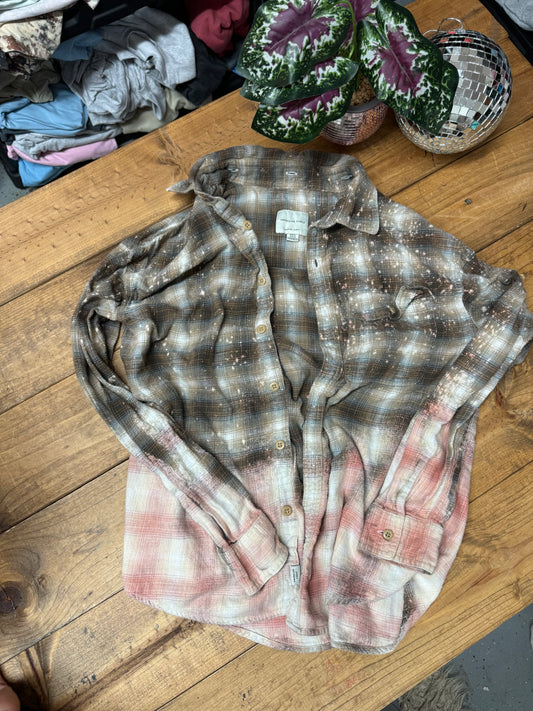 Size medium American Eagle brand tan bleached flannel