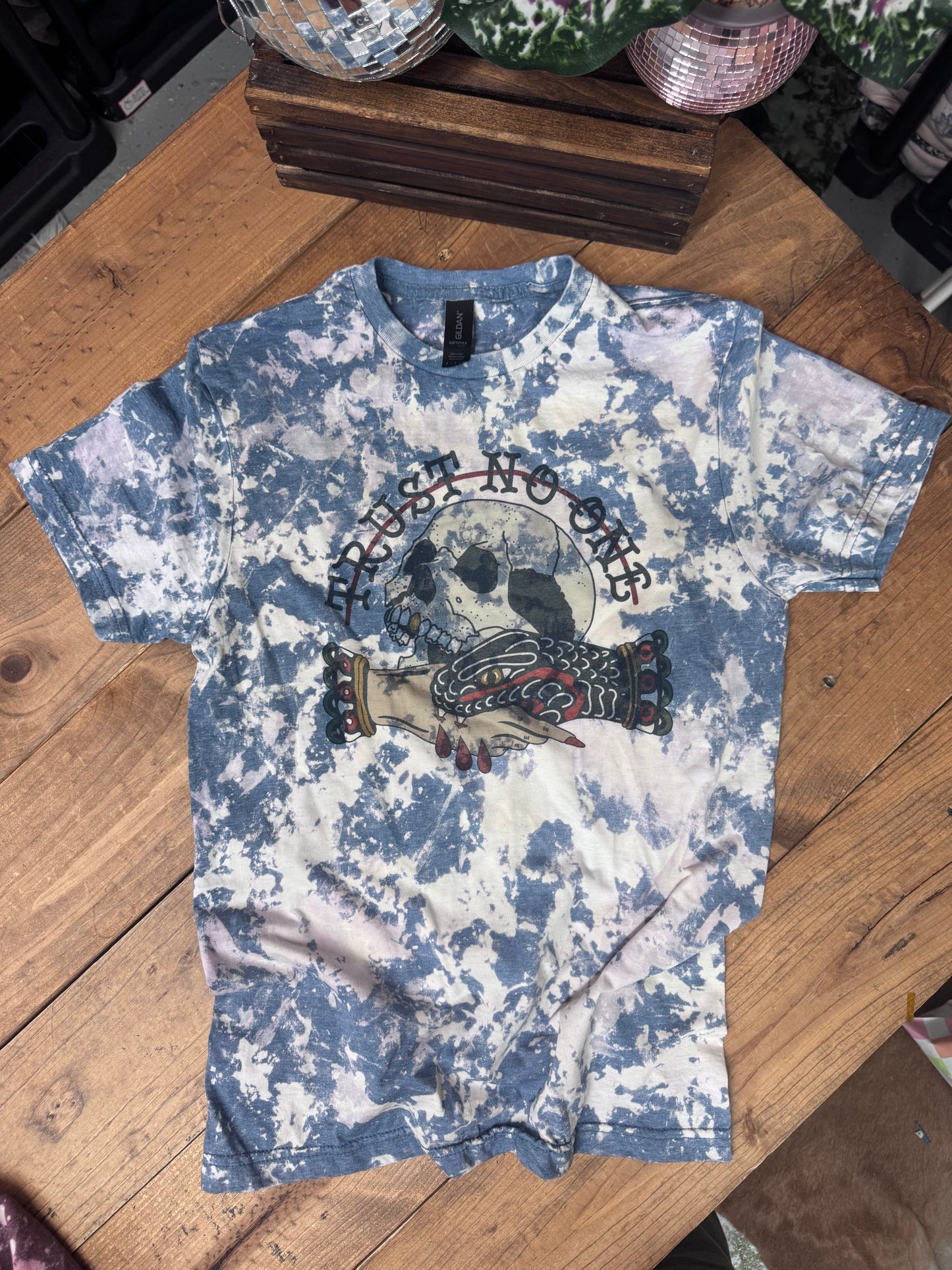 Size LARGE Trust no one frosted peach tee