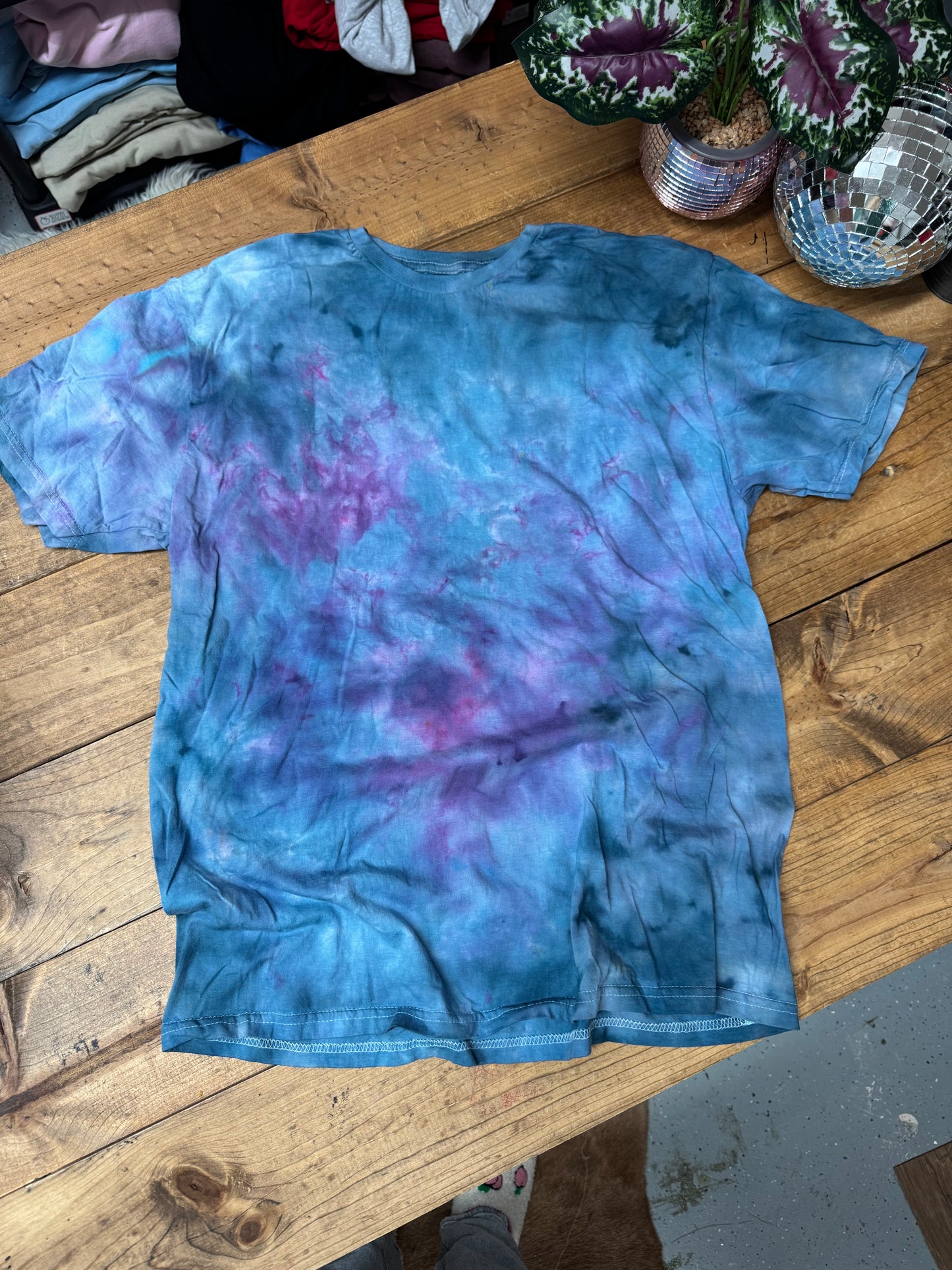 Size large deep space tie dye tee