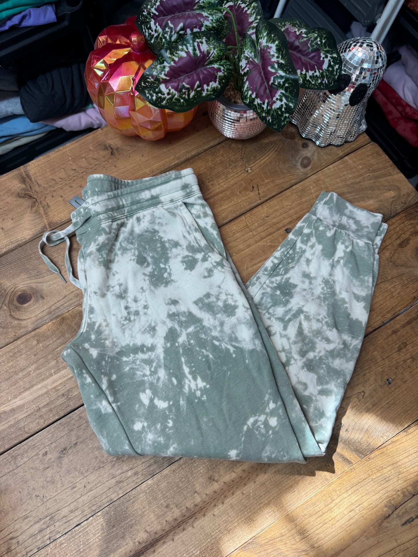 Size large sage Acidwash jogger sweatpants