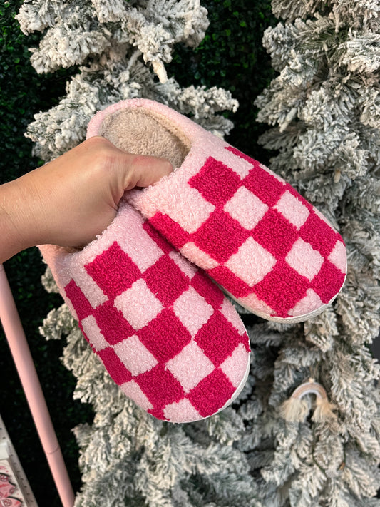 Pink checker slippers￼