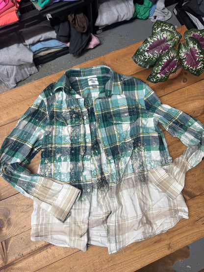 Size large green checker flannel