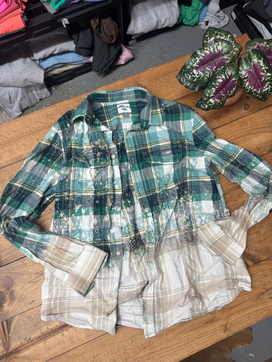 Size large green checker flannel
