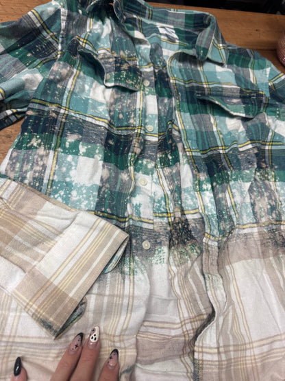 Size large green checker flannel