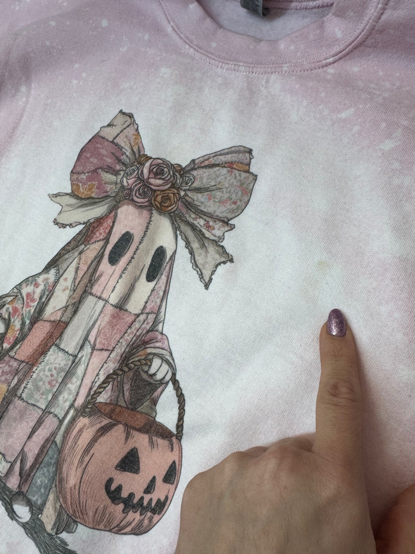 Size Large patchwork ghost crewneck