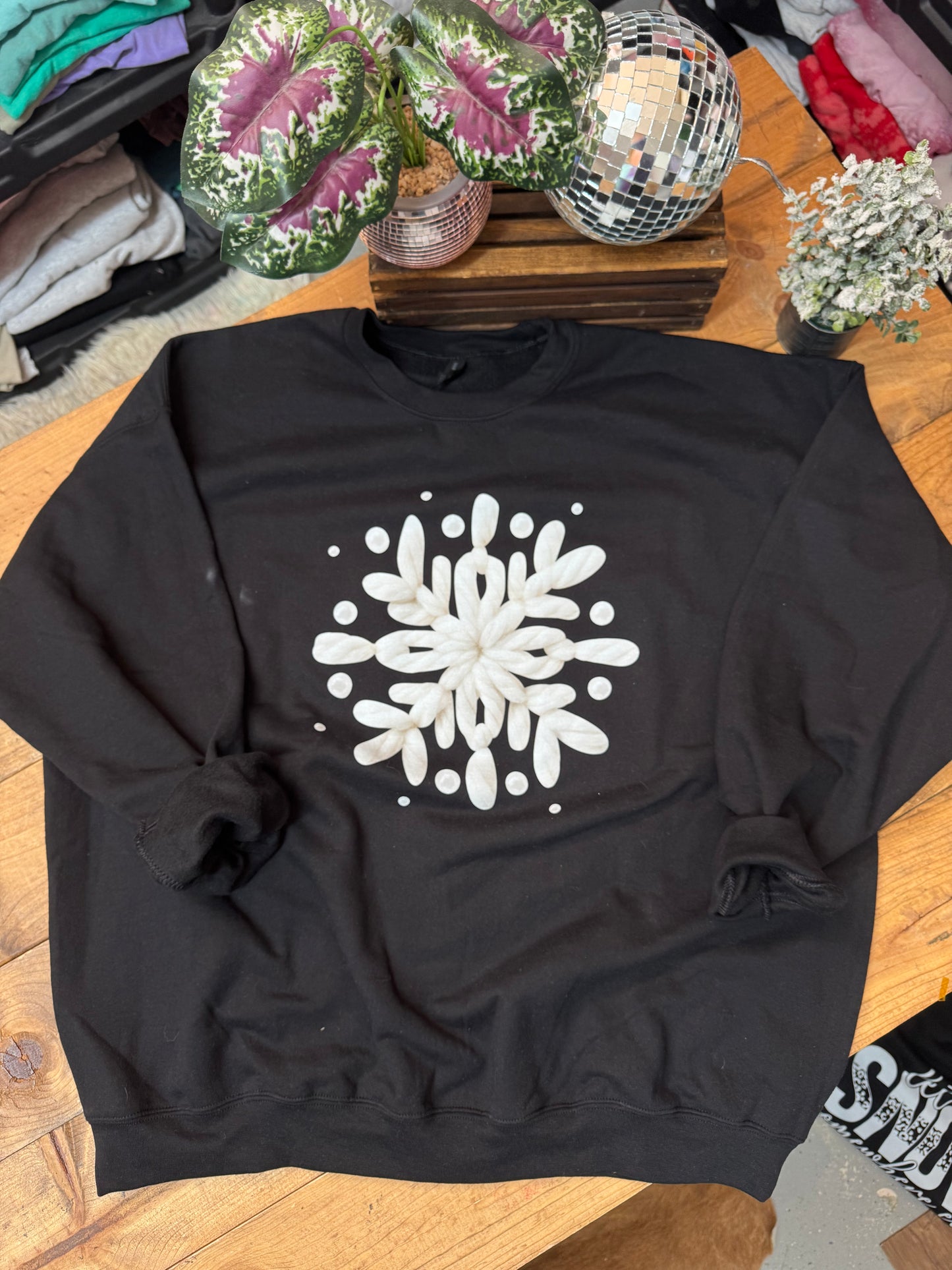 Size 3XL faux yarn and pearls snowflake