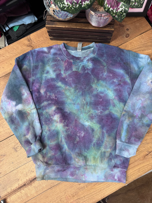 Size small slightly imperfect Northern light crewneck