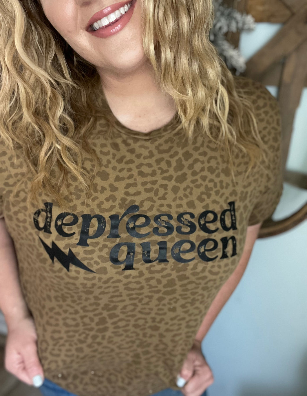 Depressed queen tee