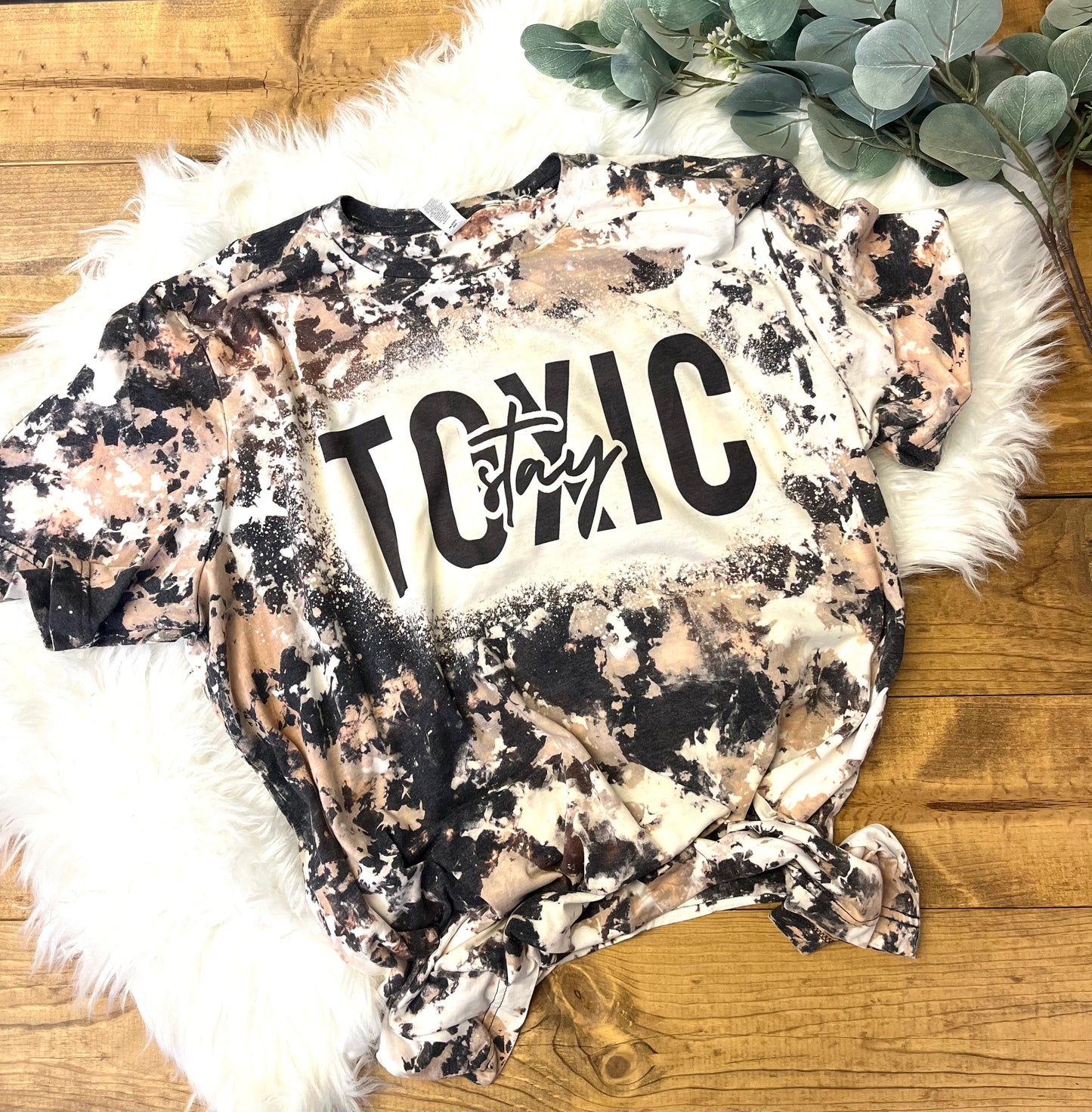 Stay toxic bleached tee